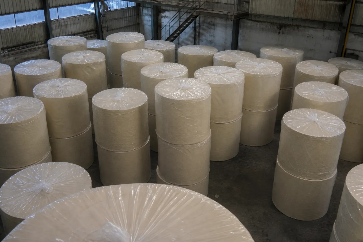 Natural bamboo tissue parent roll