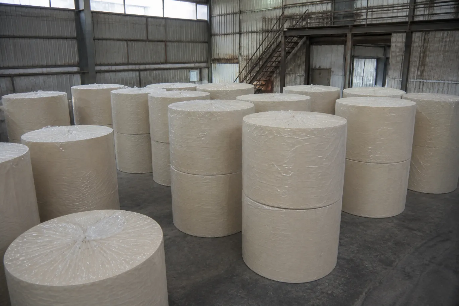 Natural facial tissue jumbo roll for bulk supply
